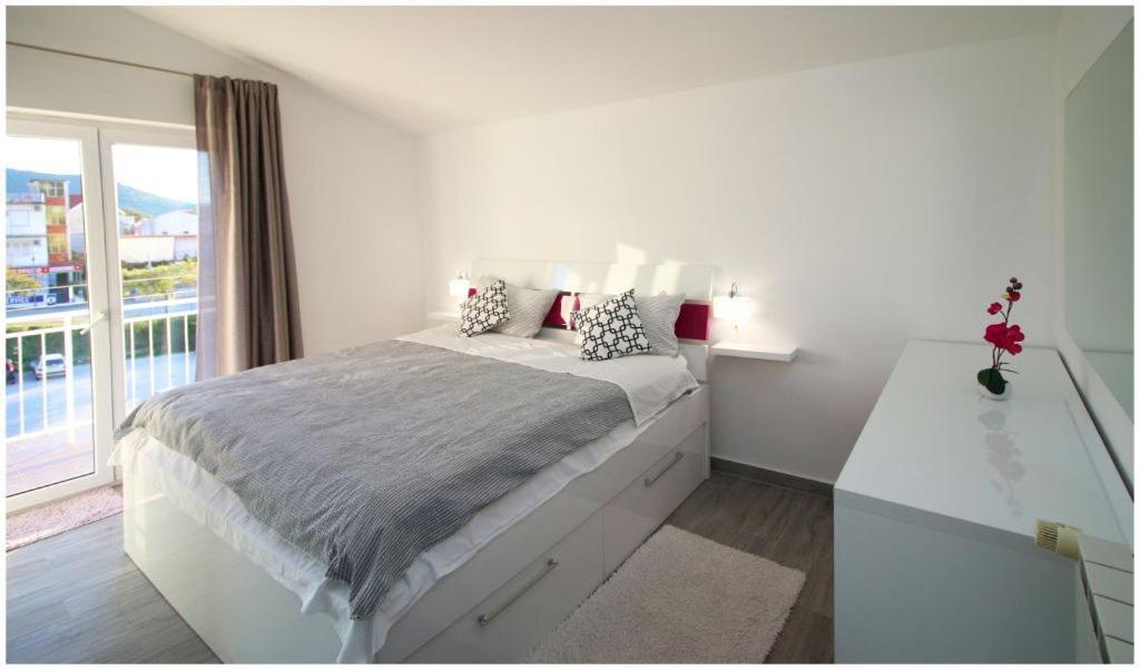 Mikelin Apartment Primosten Exterior photo
