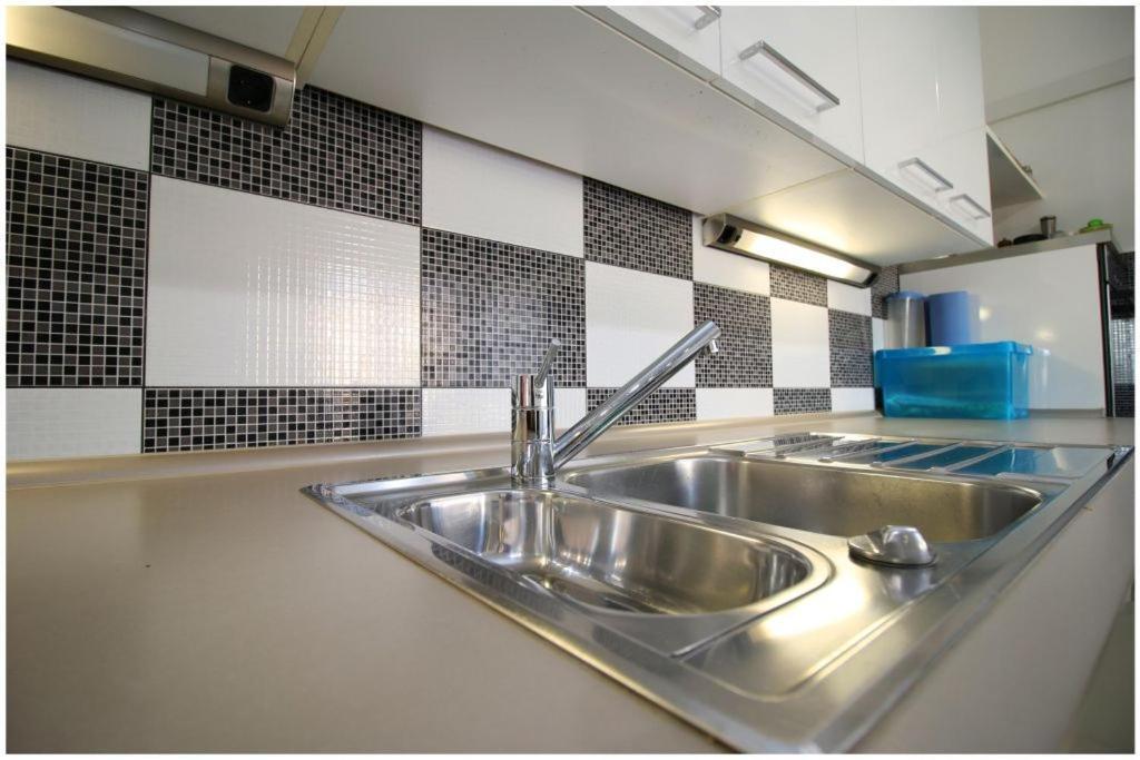 Mikelin Apartment Primosten Exterior photo